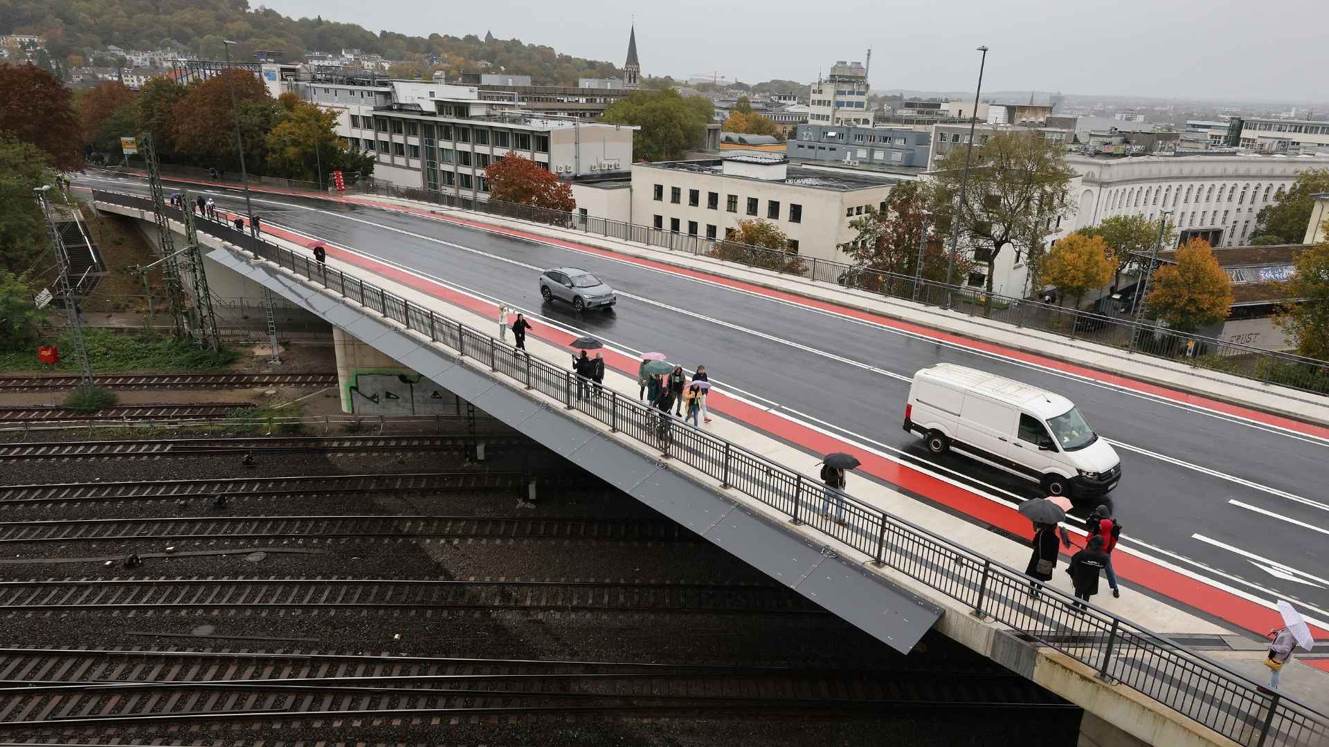 Öffnung der Brücke Turmstraße